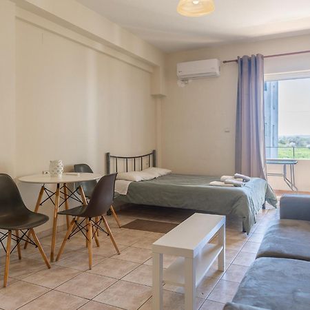 לריסה Elia Mini Suites 7 מראה חיצוני תמונה